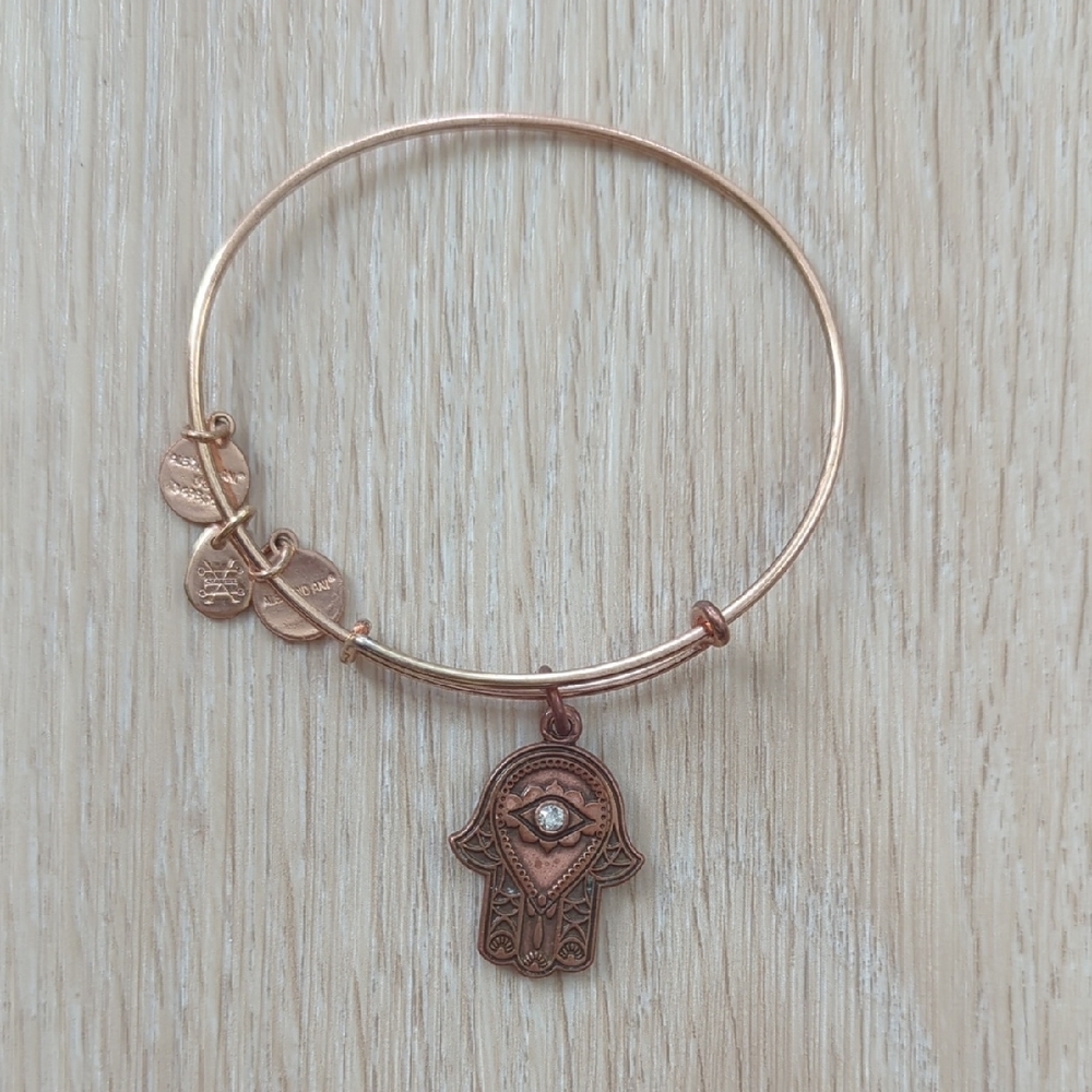 Gold Hamsa Hand Bracelet